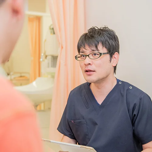 Acupuncturist and moxibutionist Akinori Sagara